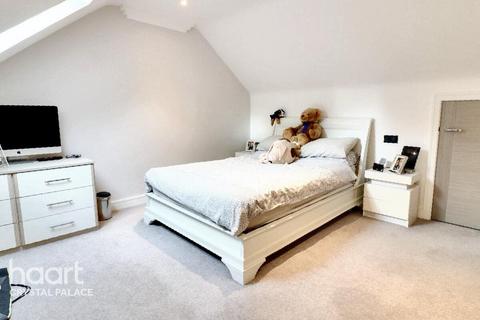 undefined, South Norwood Hill, London