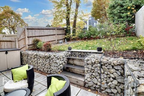 undefined, South Norwood Hill, London