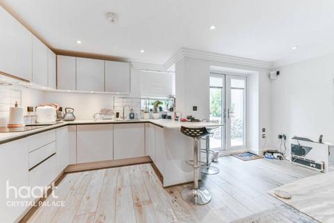 South Norwood Hill, LONDON