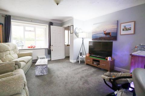 3 bedroom detached house for sale, Oak Close, Uppingham LE15