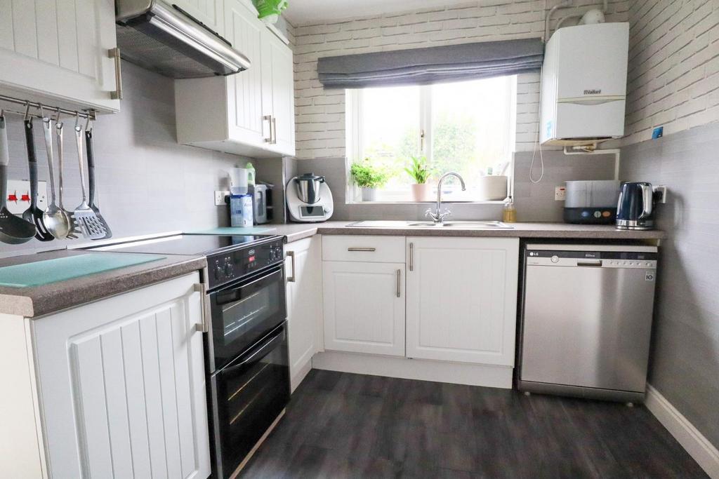 Kitchen (2).jpg