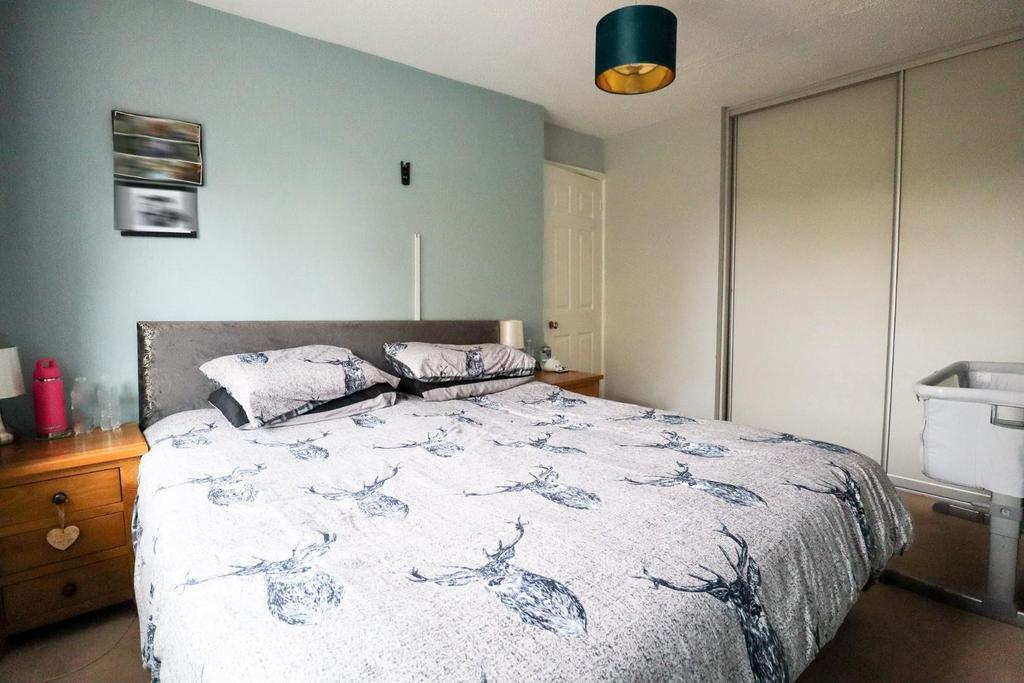 Bedroom 1 (2).jpg