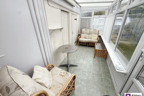 2 bedroom semi-detached house for sale, Roydene Crescent, Leicester, LE4