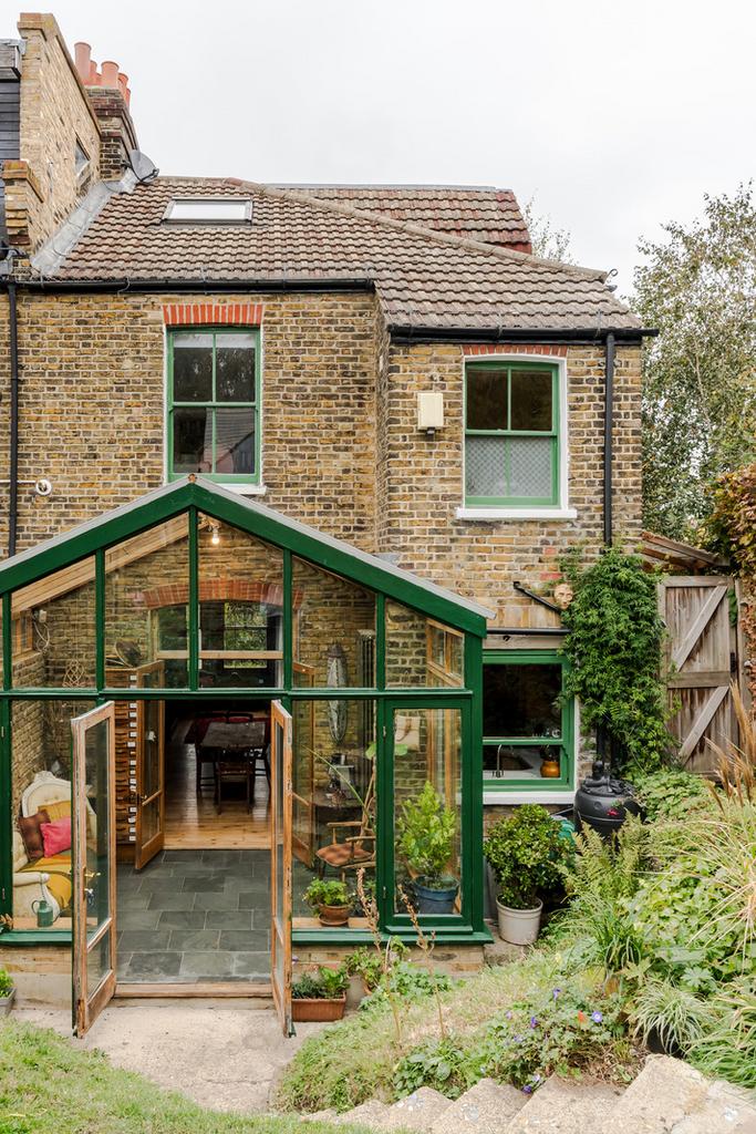 319090 - Crop exterior.jpg