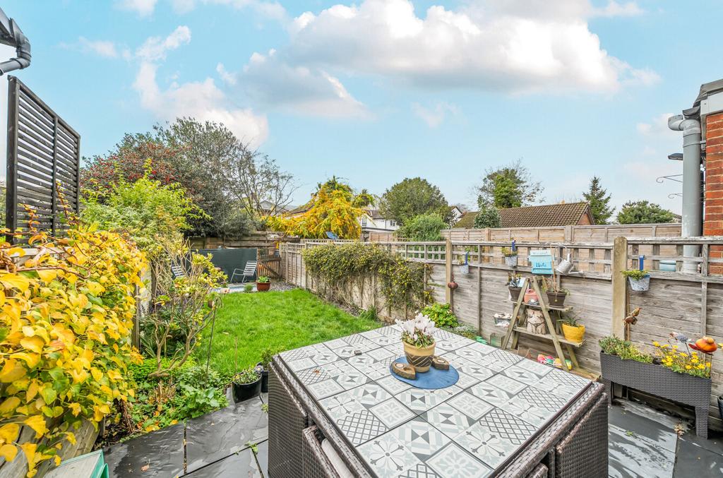 1375203-12-690b5d...