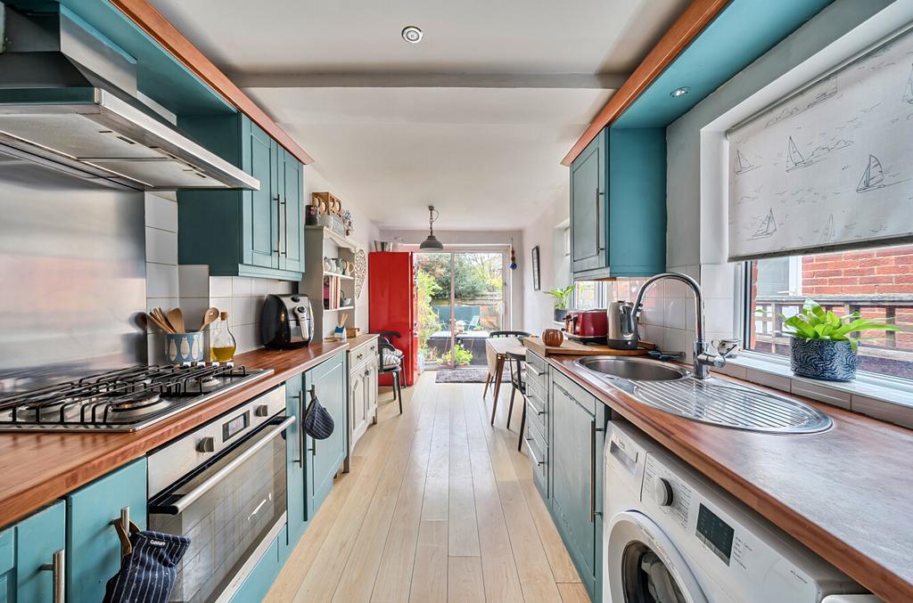 1375203-22-690b5d...