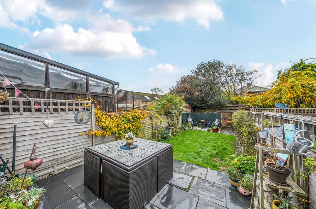 1375203-11-690b5d...