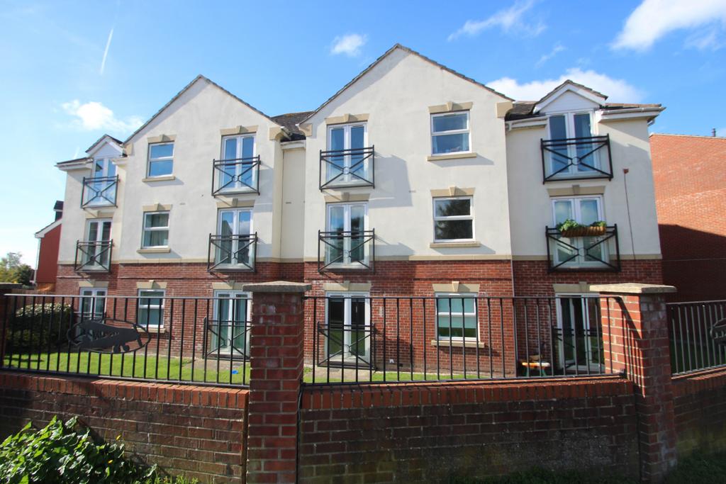 Two bedroom flat hamble
