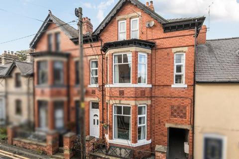 6 bedroom terraced house for sale, Market Street, Llanfyllin