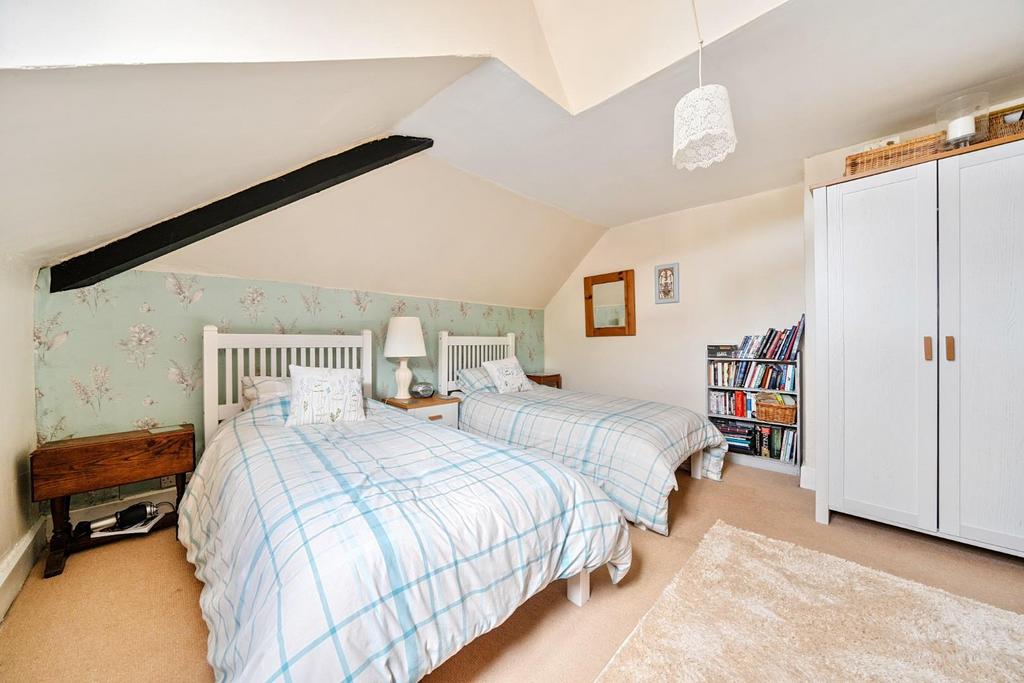Bedroom 5.jpg