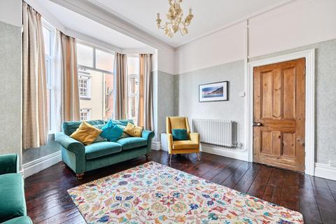6 bedroom terraced house for sale, Market Street, Llanfyllin