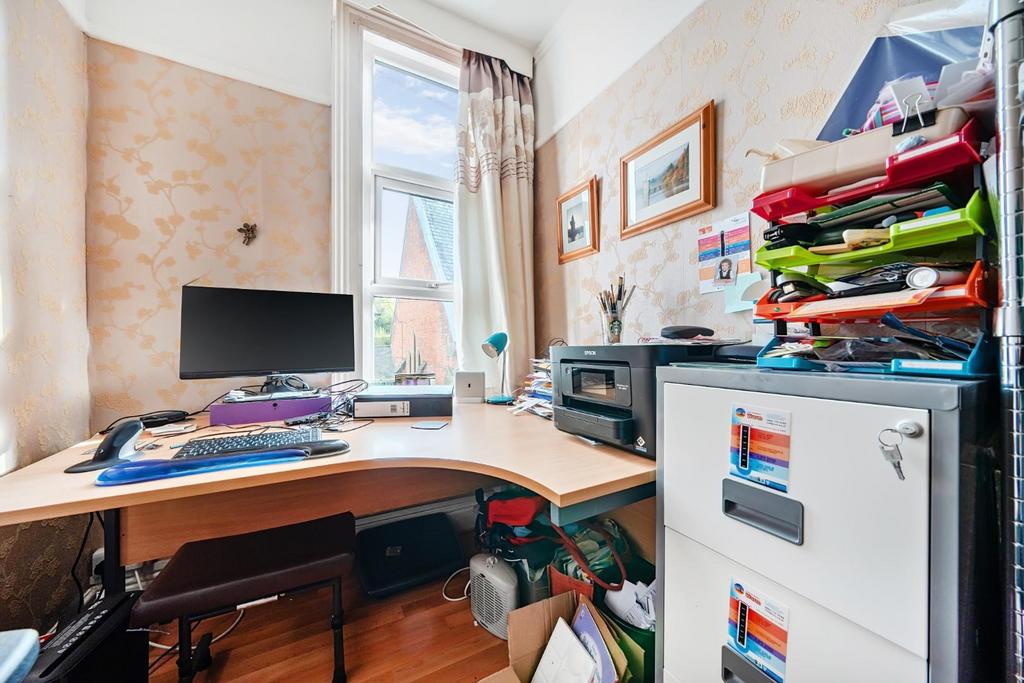 Bedroom 3 - Study.jpg