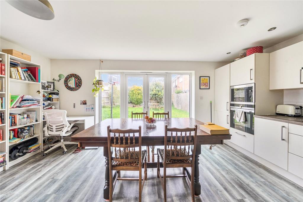 Kitchen/Dining Area