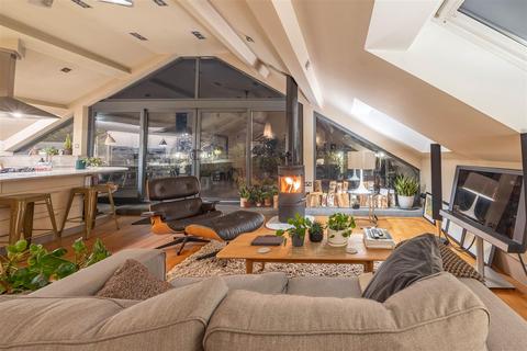 3 bedroom penthouse for sale, STIRLING HALL, ELM ROAD, Leigh-On-Sea