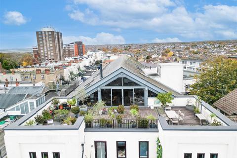 3 bedroom penthouse for sale, STIRLING HALL, ELM ROAD, Leigh-On-Sea