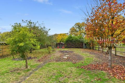 3 bedroom detached bungalow for sale, Higdon Close, Burston