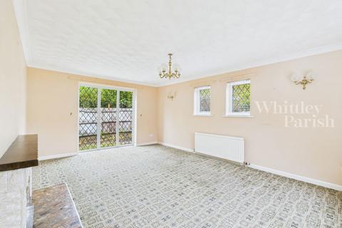 3 bedroom detached bungalow for sale, Higdon Close, Burston