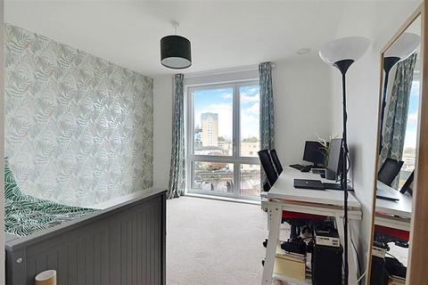 2 bedroom flat for sale, Moulding Lane, London SE14