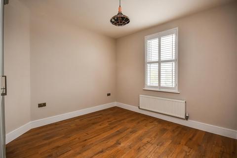 7 Planks Lane, Wombourne, Wolverhampton, WV5 9HE