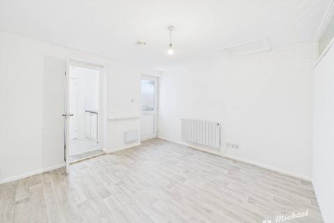 undefined, Leighton Buzzard LU7