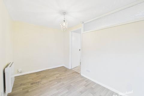 undefined, Leighton Buzzard LU7