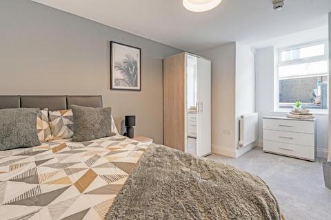 Mixed use to rent, Kingslsey Road, Maidstone, Kent, ME15 7UW