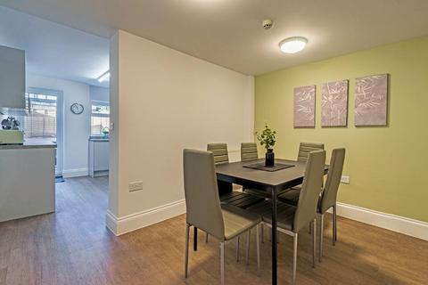Mixed use to rent, Kingslsey Road, Maidstone, Kent, ME15 7UW