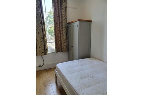 3 bedroom apartment to rent, Caledonian Road, London