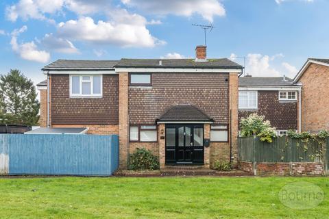 Bardsley Drive, Farnham, Surrey, GU9