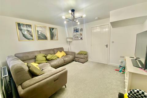 3 bedroom terraced house for sale, Burnham Crescent, Hampton Woods, Peterborough