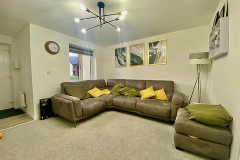 3 bedroom terraced house for sale, Burnham Crescent, Hampton Woods, Peterborough