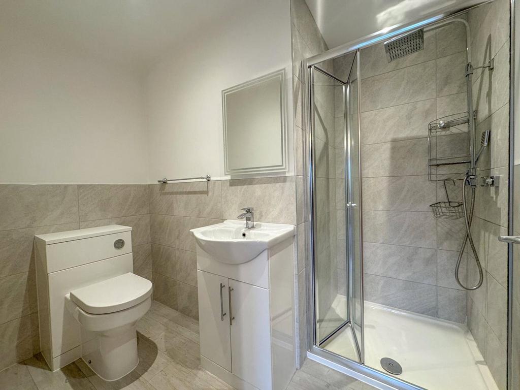 Ensuite To Bed 2