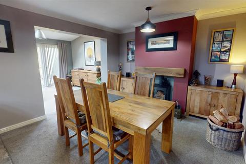4 bedroom detached house for sale, Puffin Close, Bradford