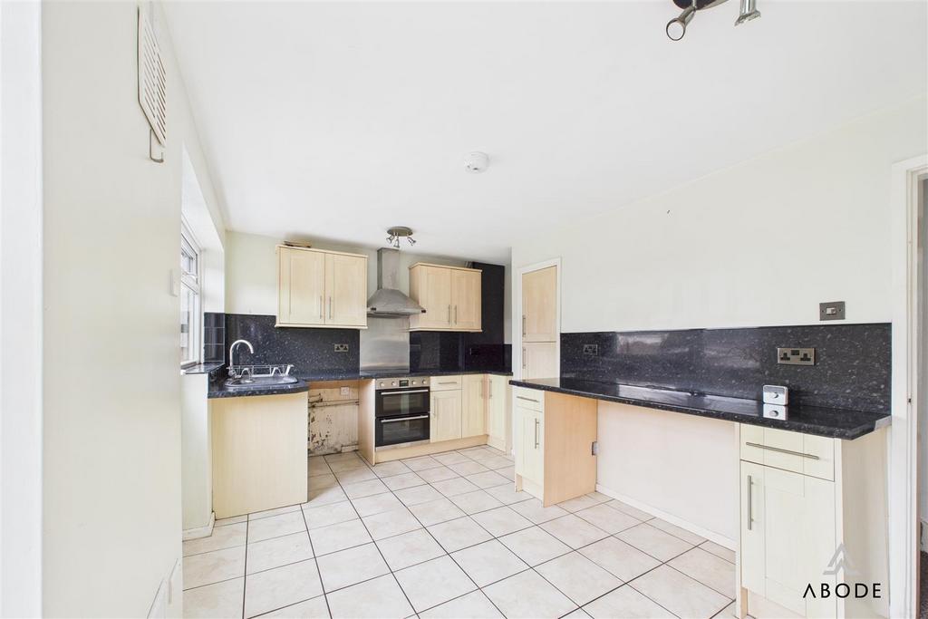 CAM02696 G0-PR0691-STILL005.jpg