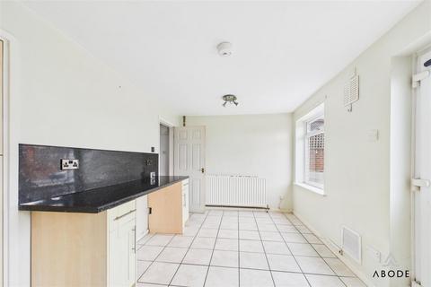 13 Chestnut Road, Burton-on-trent, DE15 9QS