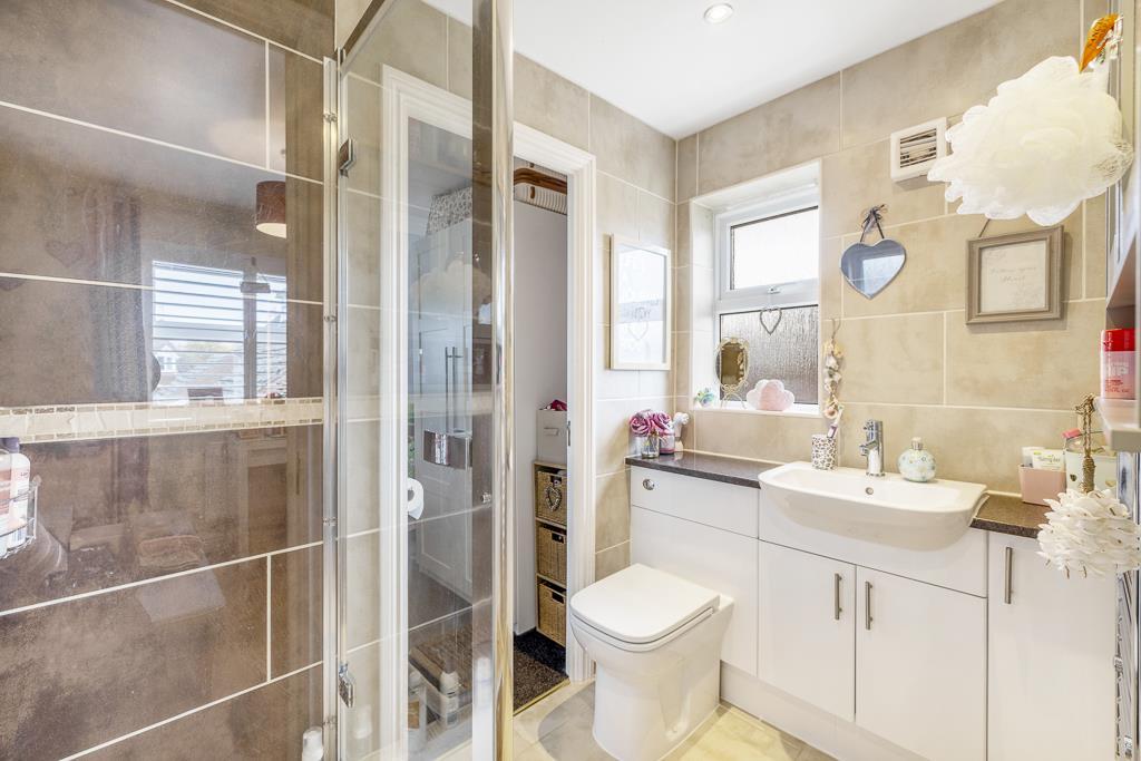 Jack and Jill En-suite