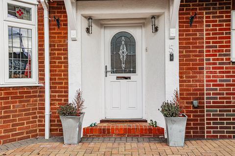 4 bedroom semi-detached house for sale, Brickfield Avenue, Hemel Hempstead, HP3