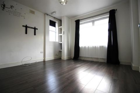 undefined, Raglan Road, London E17