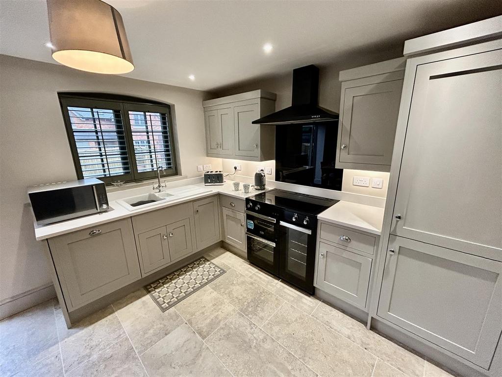 Kitchen1.JPG