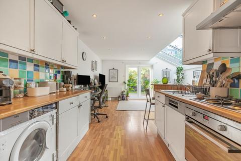 2 bedroom flat for sale, Edithna Street, London SW9