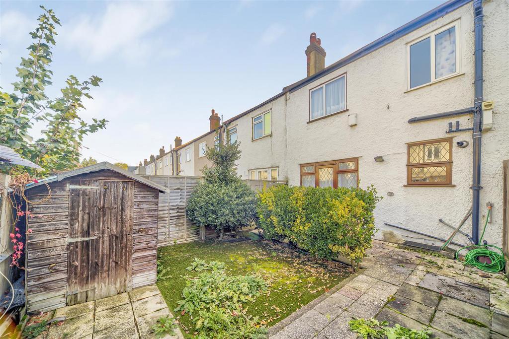 Eden Harper Woodmansterne Rd SW16 17.jpg