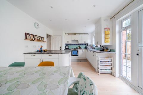 3 bedroom terraced house to rent, Colne Drive, Walton On Thames, KT12