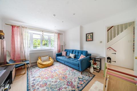 3 bedroom terraced house to rent, Colne Drive, Walton On Thames, KT12