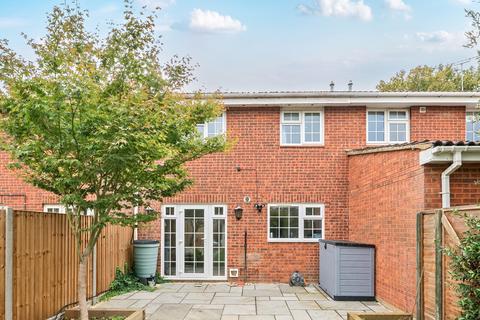 3 bedroom terraced house to rent, Colne Drive, Walton On Thames, KT12