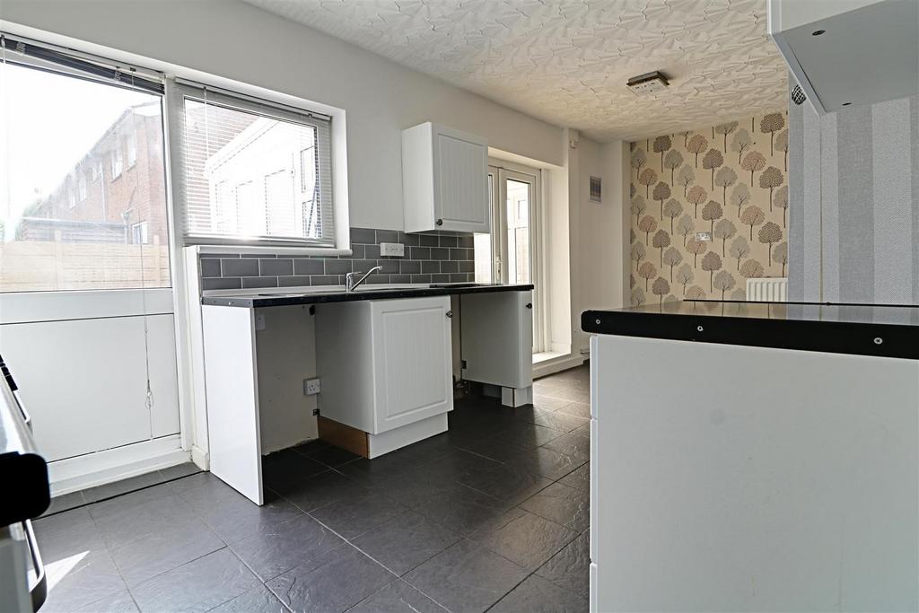 Kitchen 3.jpg