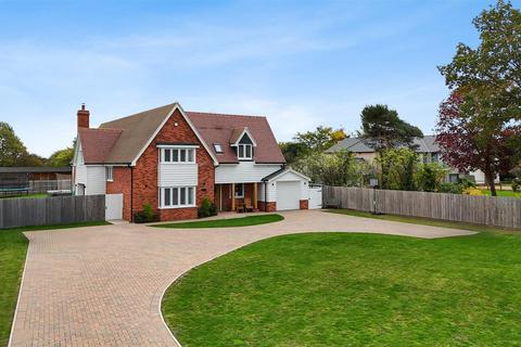 4 bedroom detached house for sale, Capel Road, Bentley