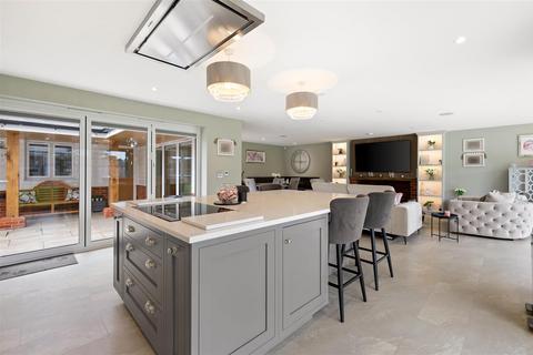 4 bedroom detached house for sale, Capel Road, Bentley