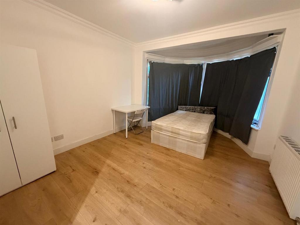 Hall Lane Hendon lll.jpg