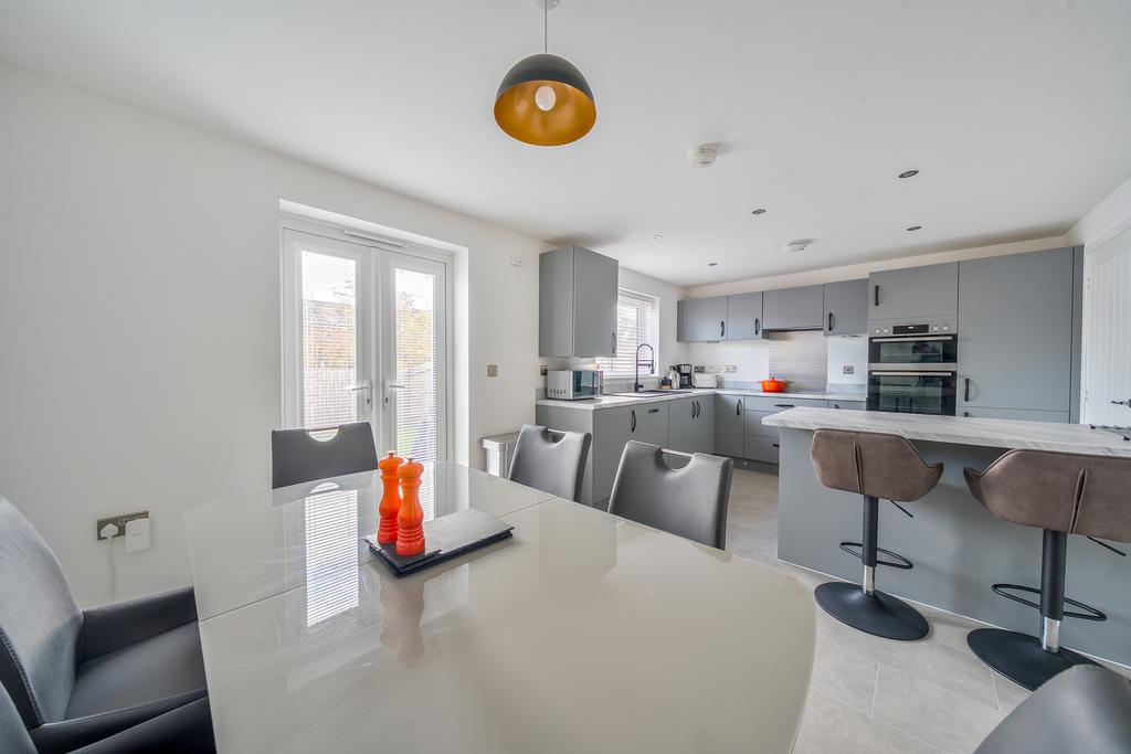 1372265-18-6900c792ef1f0