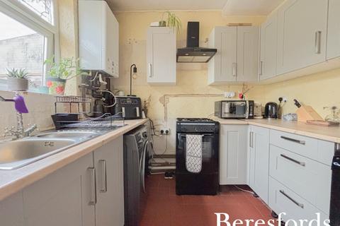 3 bedroom terraced house for sale, St. Marys Lane, North Ockendon, RM14